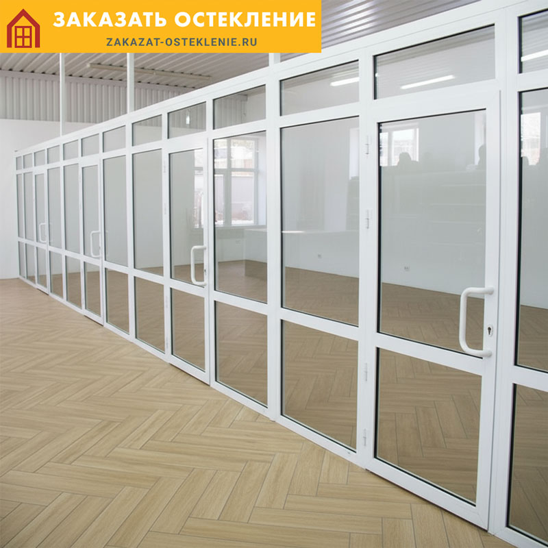 Пластиковое остекление торгового центра