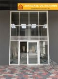 Входная группа с панорамным остеклением и распашной дверью