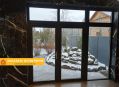 Пластиковые двери с панорамным остеклением на веранду частного дома
