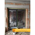 Цветные портальные двери с панорамным остеклением в пол