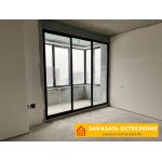 Цветные раздвижные окна на балкон с максимальным остеклением