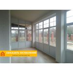 Веранда дома с холодным остеклением профилем белого цвета