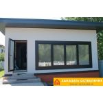 Остекление широкого оконного проема профилем черного цвета с тонировкой