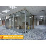 Безрамное остекление витрин в ТЦ для максимального обзора