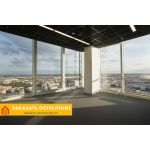 Современный офис с панорамным остеклением от пола до потолка