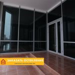 Стеклянная входная группа с панорамным остеклением для офиса