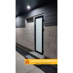 Дверь на входе в дом из пластикового профиля без стекла