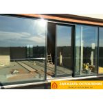 Витрина магазина с подъемно-сдвижной системой остекления