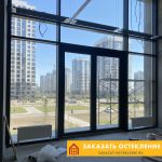 Кафе с теплым остеклением алюминиевым профилем черного цвета