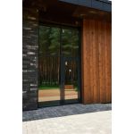 Входная алюминиевая дверь для бутика с панорманым остеклением