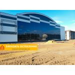 Помещение коммерческого назначения с витражным остеклением окнами с тонировкой