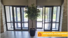 Энергосберегающие входные двери серого цвета для бизнес-центра