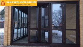 Портальные складные двери с системой гармошка для террасы дома