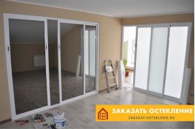 Раздвижные алюминиевые перегородки белого цвета со стеклом для современного офиса