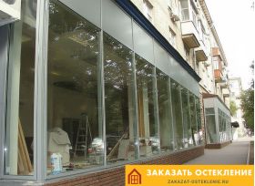 Глухое витринное остекление с максимальной прозрачностью и тонким профилем