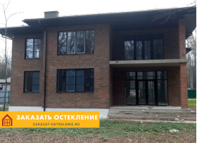 Коттедж с остеклением алюминиевым профилем