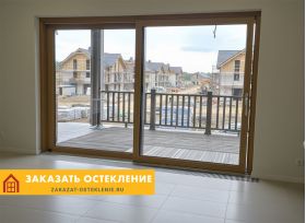 Портальные двери для террасы  с панорамным остеклением и ламинацией