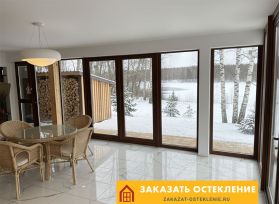 Раздвижные пластиковые двери для террасы частного дома