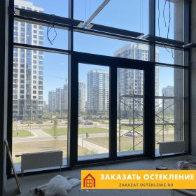 Кафе с теплым остеклением алюминиевым профилем черного цвета