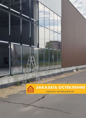 Торговый центр с энергоэффективным панорамным остеклением