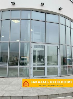 Фасад жилого здания с панорамным остеклением