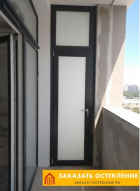 Балконная дверь из пластикового профиля без стекла