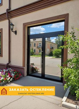 Двухстворчатые входные двери из алюминиевого профиля