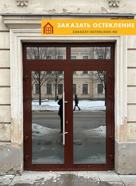 Профильные тёплые алюминиевые двери с терморазрывом на входе в здание